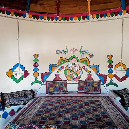 White Land Villagestay Dhordo Bagian luar foto