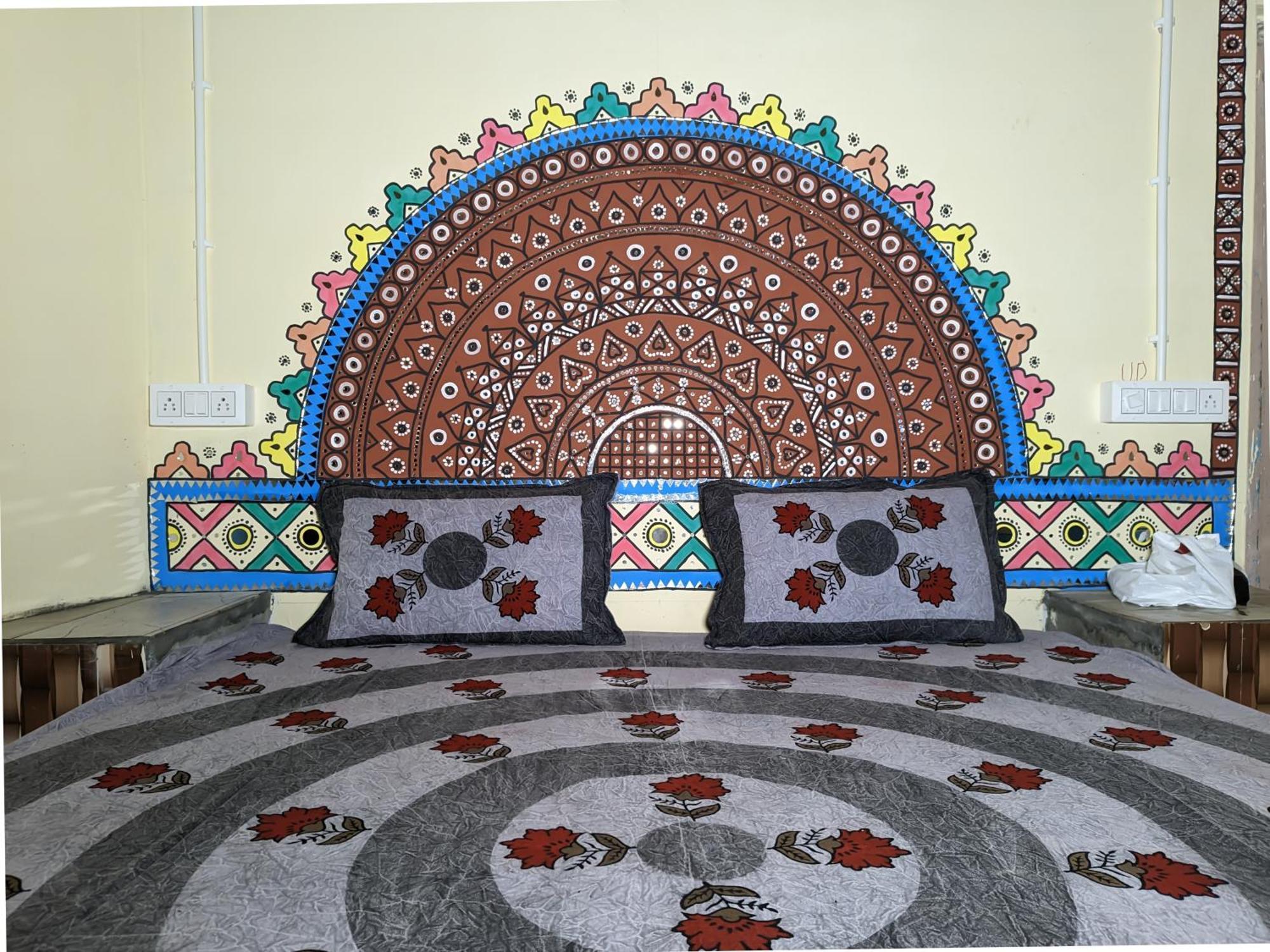 White Land Villagestay Dhordo Bagian luar foto
