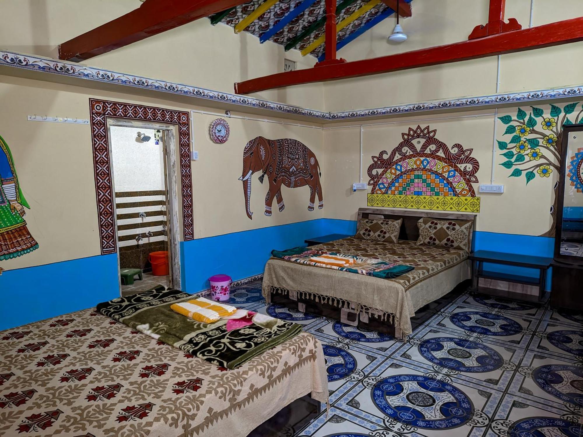 White Land Villagestay Dhordo Bagian luar foto